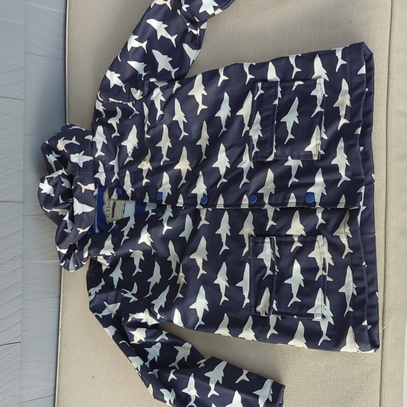 Boys color changing shark raincoat by Hatley size 8 - Picture 3 of 4